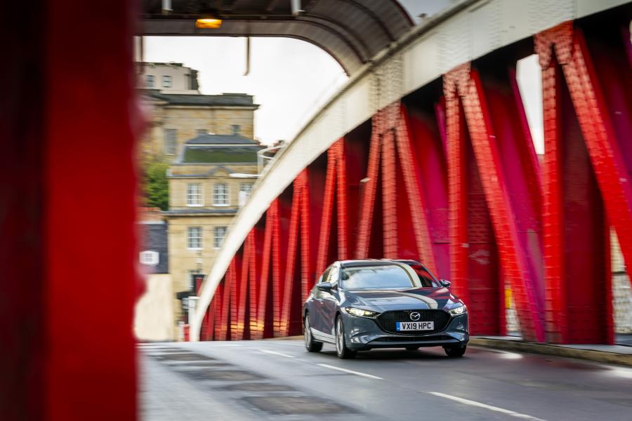  Mazda3 Skyactiv-G GT Sport Hatchback 2019 года  (UK) (фото 8 из 83)